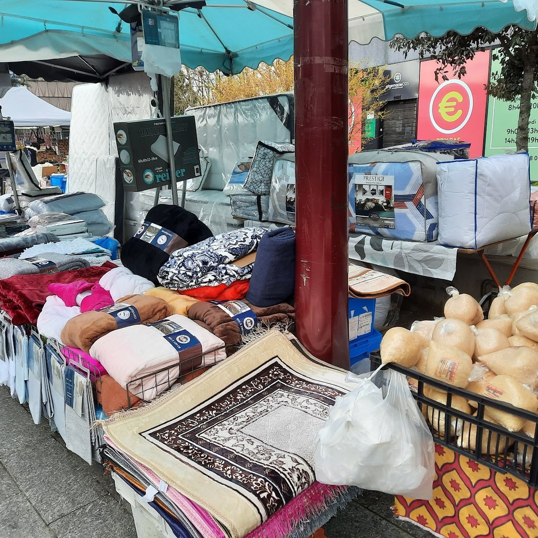 Marché de la gare 2